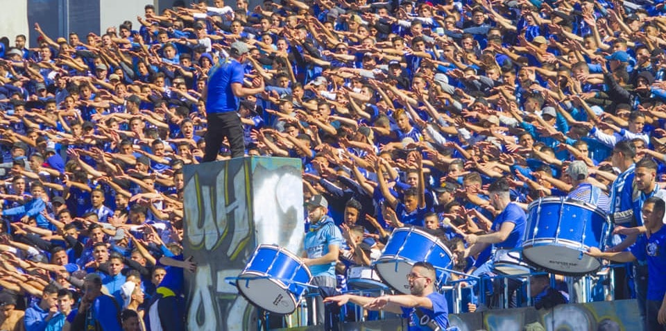 No Marrocos, a torcida do Ittihad Tanger criou um c&acirc;ntico para protestar contra a corrup&ccedil;&atilde;o do governo e a desigualdade social