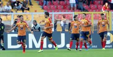 Diante de sua torcida, o Lecce comemorou feito uma vitória o empate arrancado contra a Juventus