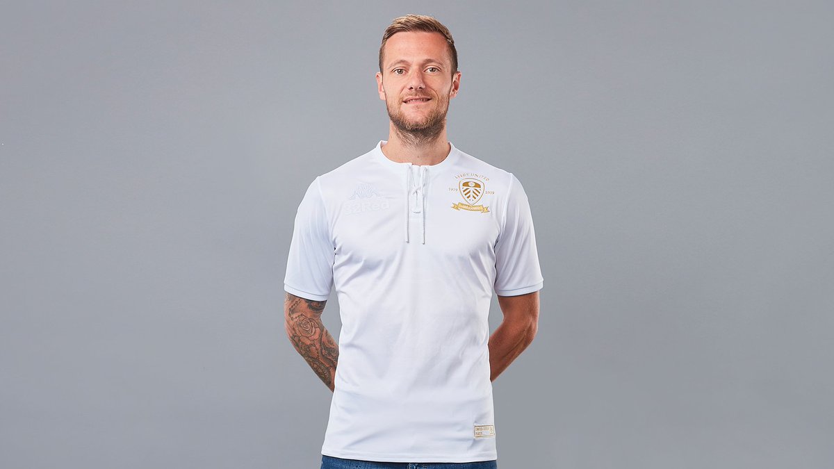 O Leeds United celebrou seu centen&aacute;rio com o lan&ccedil;amento de uma camisa deslumbrante e outras a&ccedil;&otilde;es bacanas