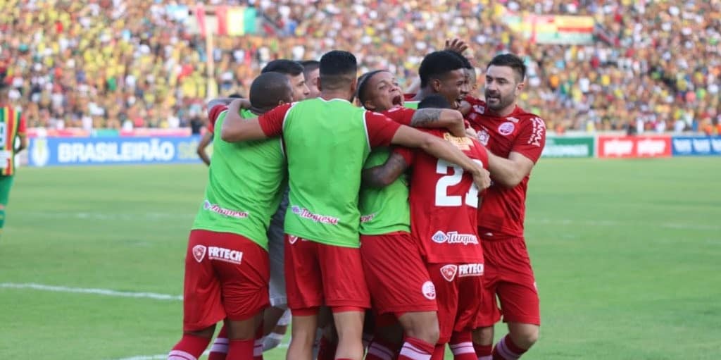 N&aacute;utico segura o empate e comemora o t&iacute;tulo da S&eacute;rie C, sua primeira conquista nacional