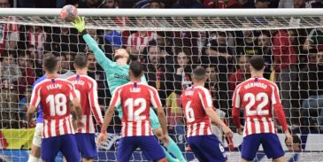 No triunfo do Atlético de Madrid, o lance mais bonito foi o milagre de Oblak com a ponta dos dedos