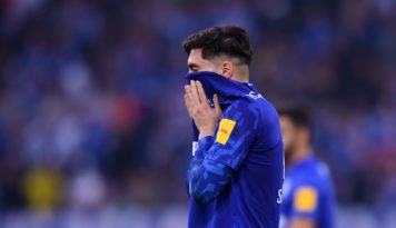 O Schalke pode lamentar as chances perdidas no clássico, ao empatar sem gols com o Dortmund