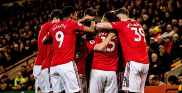 Tim Krul pegou dois pênaltis, mas o ataque do United funcionou com bola rolando e o time voltou a vencer