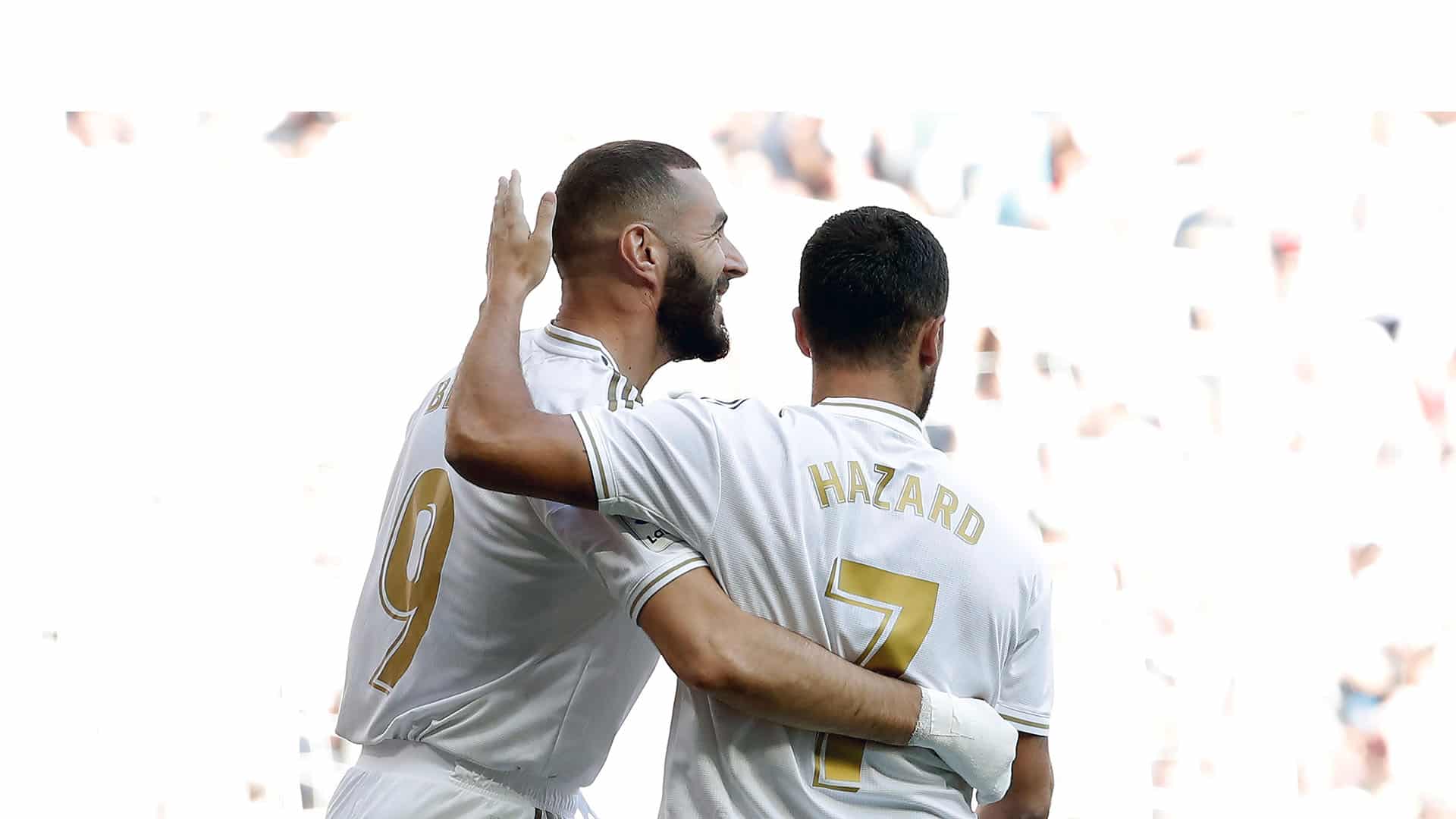 Hazard: &ldquo;Benzema &eacute; o melhor centroavante do mundo e faz os outros melhores&rdquo;