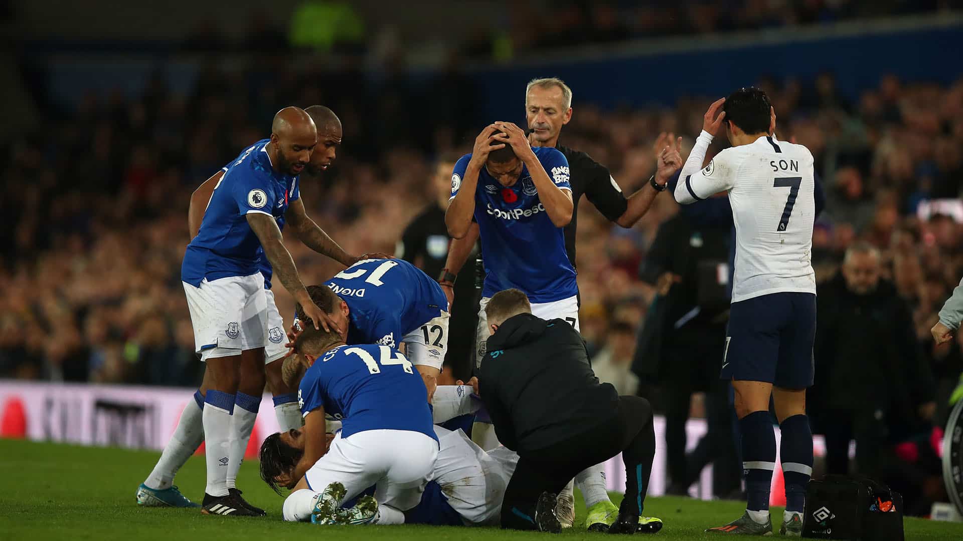 Contusão horrível de André Gomes ofusca empate entre Everton e Tottenham