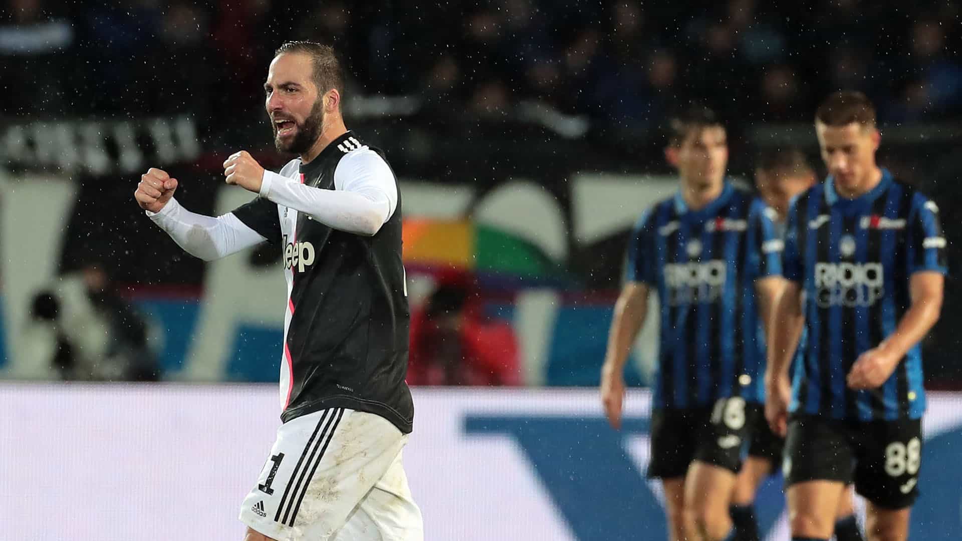 Depois de ser dominada no primeiro tempo, Juventus reage, vira e vence a Atalanta em Bérgamo