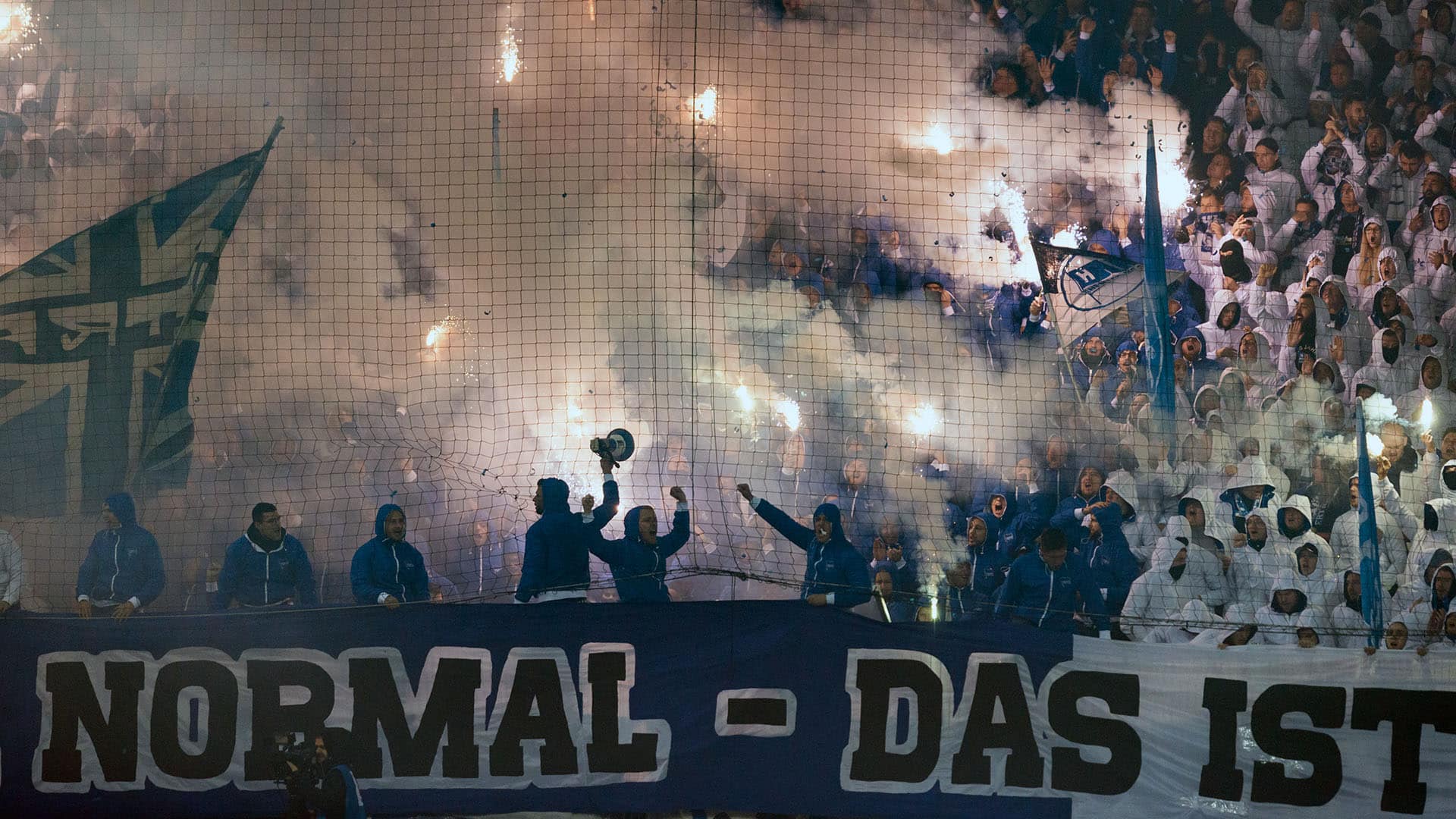Todos sentados, sem visitantes, sem cerveja: Bundesliga desenha protocolos para voltar a receber torcida
