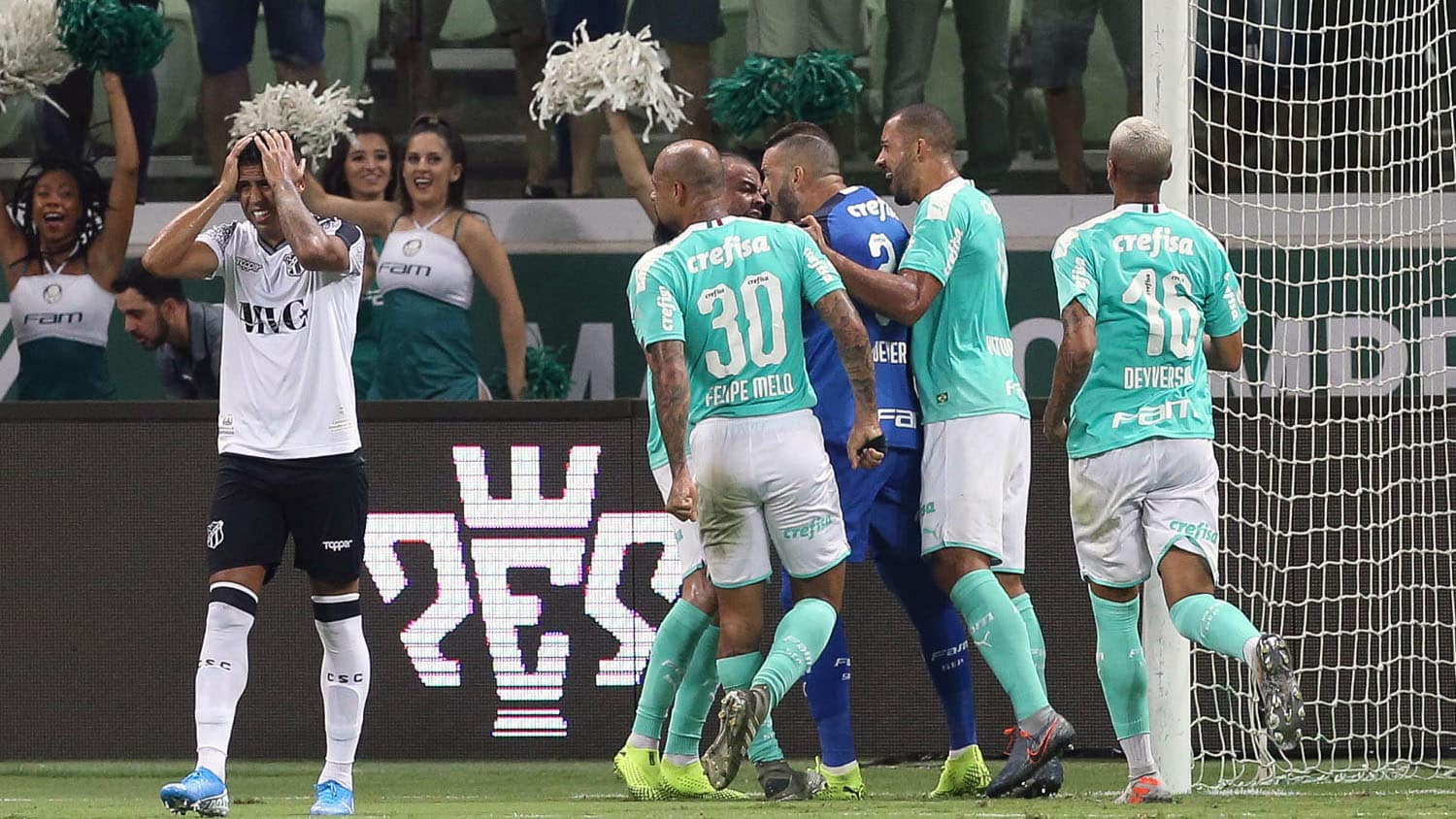 Grande atua&ccedil;&atilde;o do Cear&aacute; parou em um monumental Weverton, que garantiu vit&oacute;ria no Allianz Parque