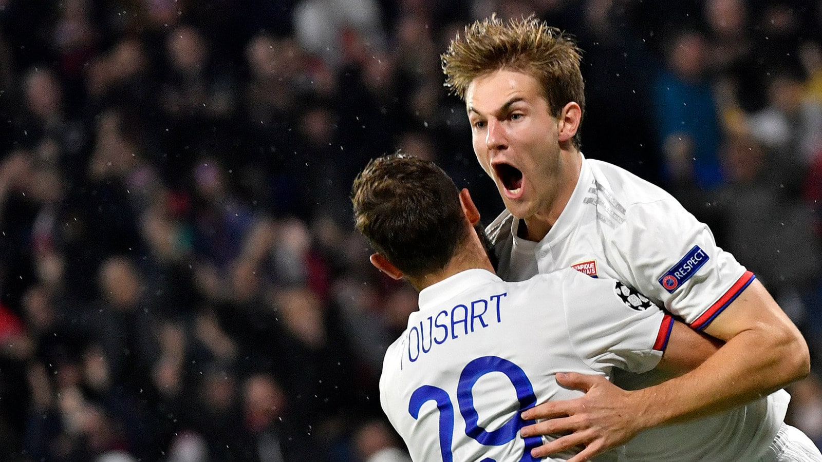 Lyon ensaia estabilidade com terceira vit&oacute;ria consecutiva e retorno ao 2&ordm; lugar no grupo da Champions