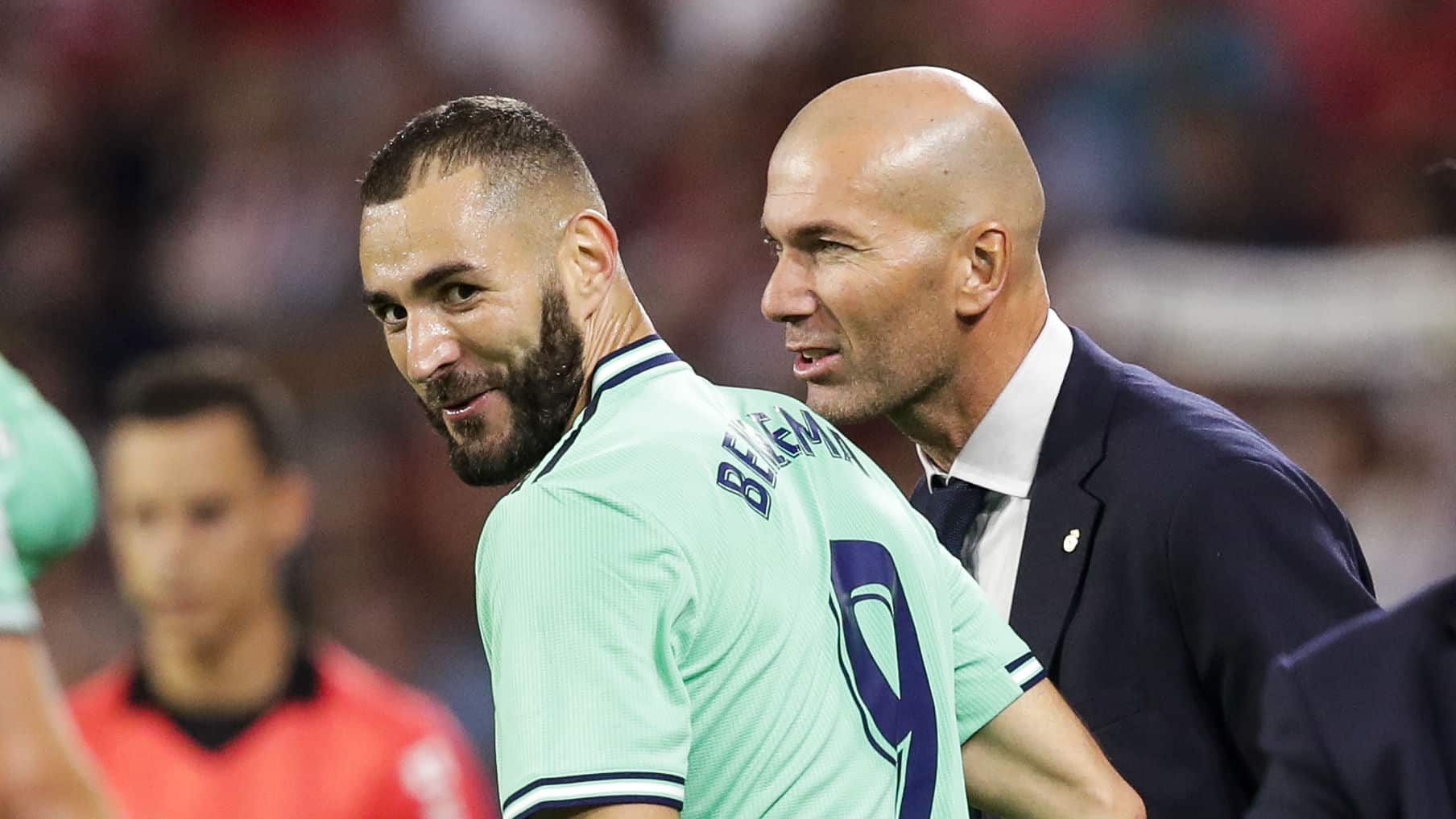 Zidane: &ldquo;Benzema &eacute; o melhor atacante franc&ecirc;s e definitivamente deveria estar na sele&ccedil;&atilde;o&rdquo;