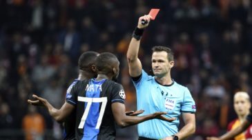 O Club Brugge conseguiu uma proeza: dois jogadores expulsos na comemoração do gol