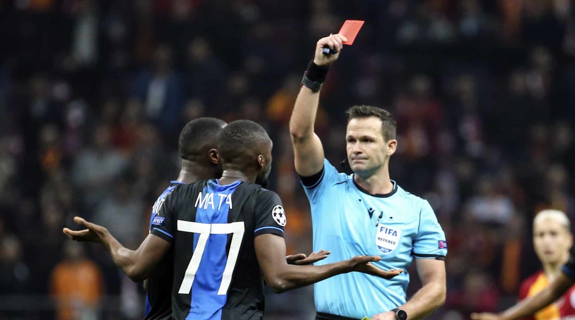 O Club Brugge conseguiu uma proeza: dois jogadores expulsos na comemora&ccedil;&atilde;o do gol