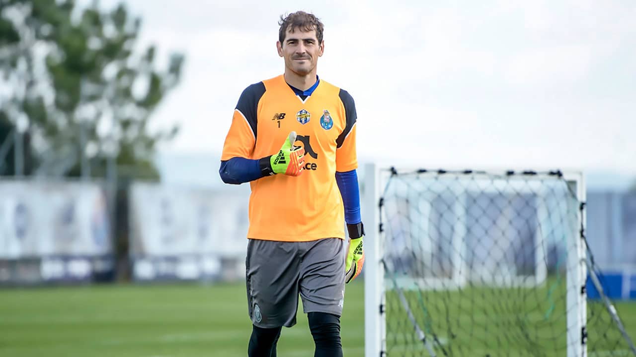 Grande not&iacute;cia: Seis meses ap&oacute;s sofrer infarto, Casillas retoma os treinos no Porto