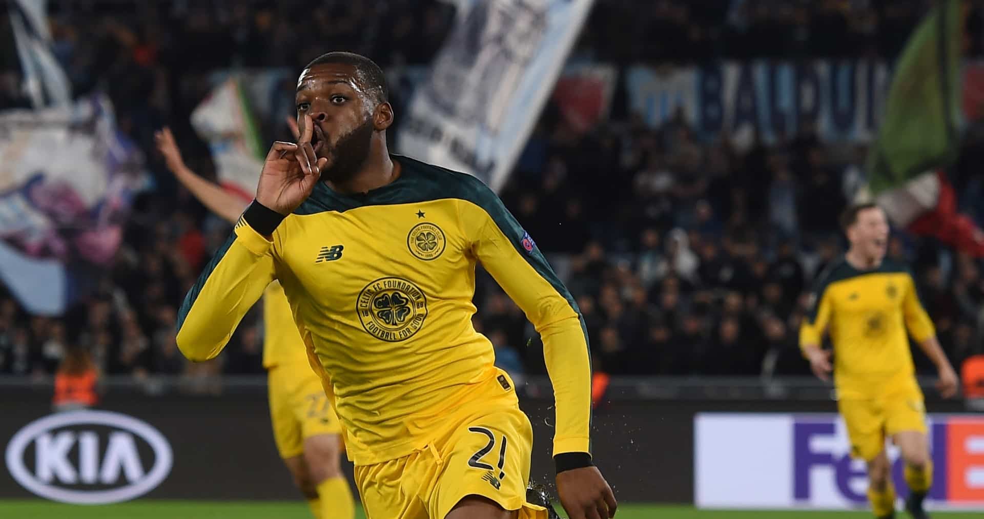 Com oito mil escoceses no Est&aacute;dio Ol&iacute;mpico, o Celtic calou a Lazio com outro &eacute;pico: de virada e no &uacute;ltimo minuto