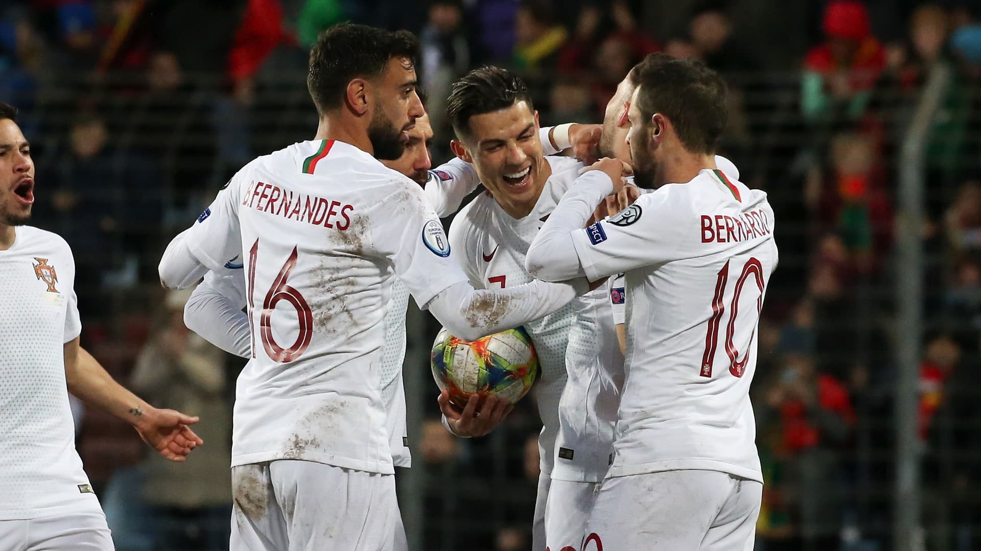 Portugal correu mais riscos do que deveria, mas venceu Luxemburgo e se confirmou na Euro