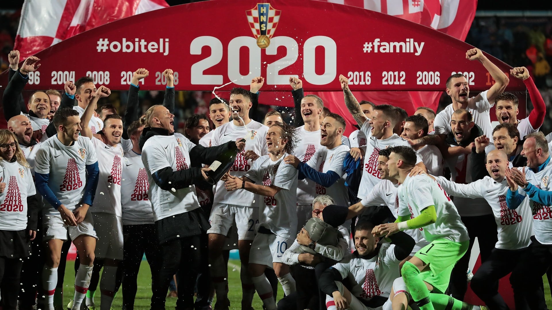 Cro&aacute;cia saiu atr&aacute;s, mas virou e se classificou &agrave; Euro; &Aacute;ustria tamb&eacute;m se garantiu