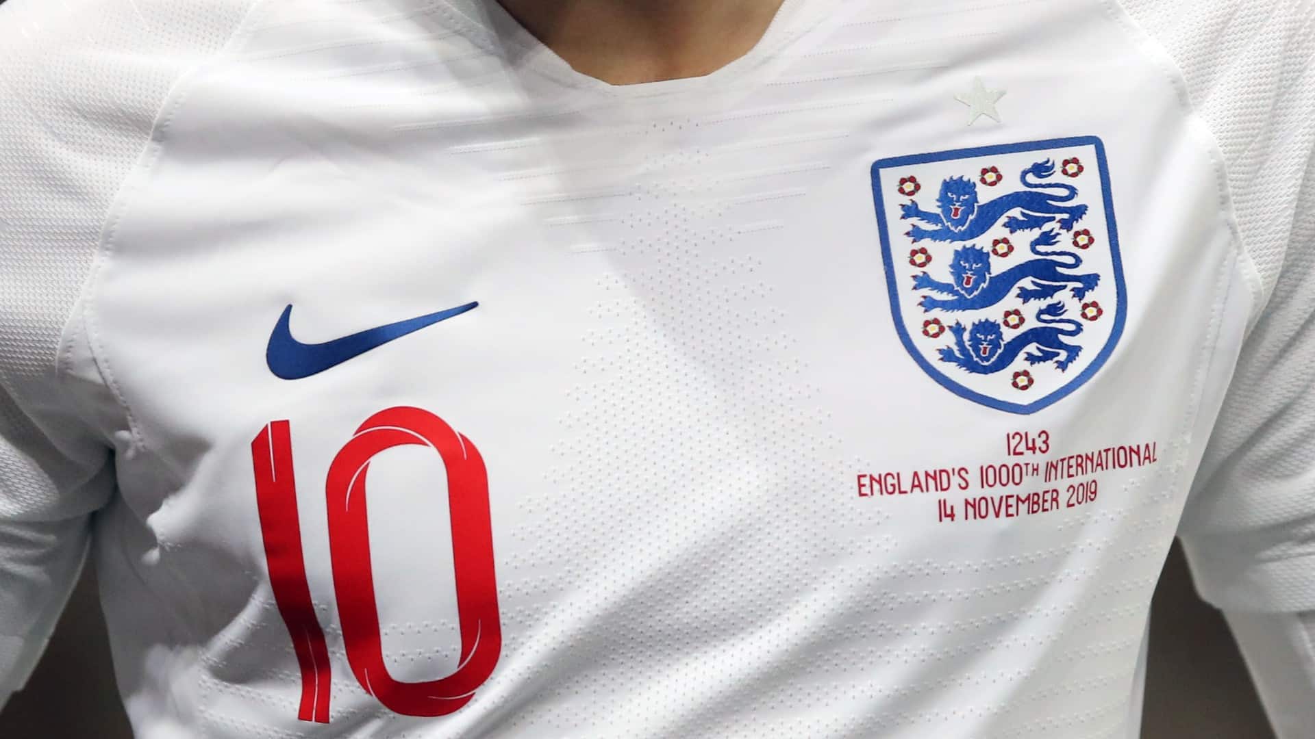 &Agrave; altura da ocasi&atilde;o, Inglaterra marcou seu mil&eacute;simo jogo com uma grande goleada: 7 x 0