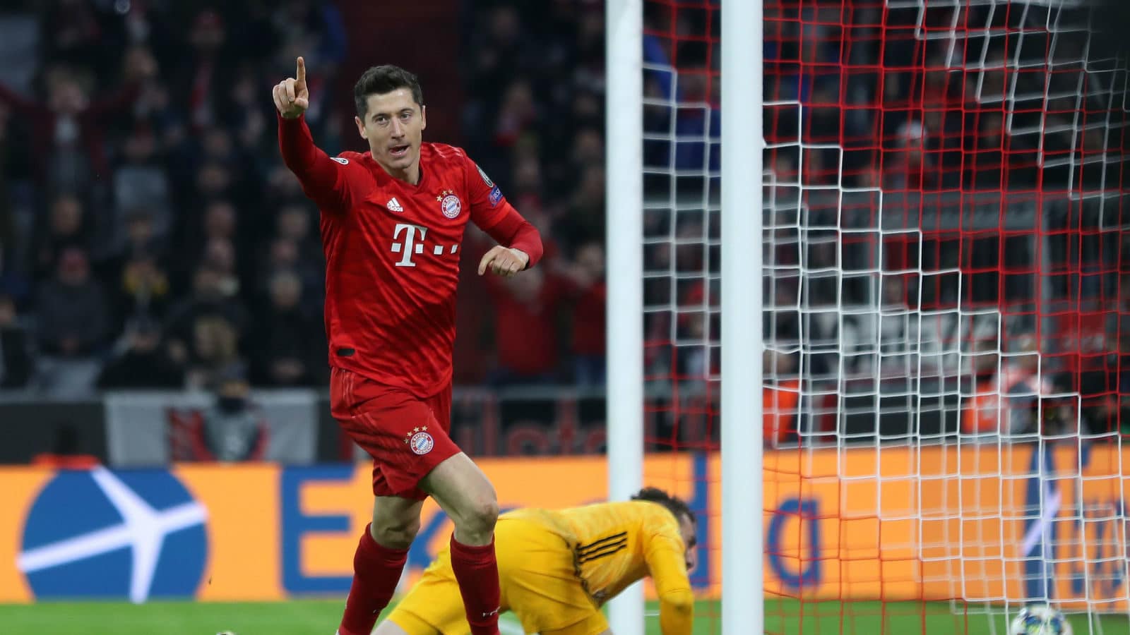 Mesmo cansando de perder gol, Bayern faz 2 a 0 no Olympiacos para se classificar &agrave;s oitavas da Champions
