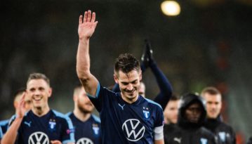 No último jogo da carreira em Malmö, Rosenberg viveu sua apoteose: gol no último minuto para uma vitória épica por 4 a 3
