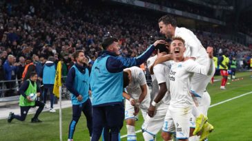 Olympique Marseille levou empate no fim, mas, na saída de bola, garantiu a vitória com golaço