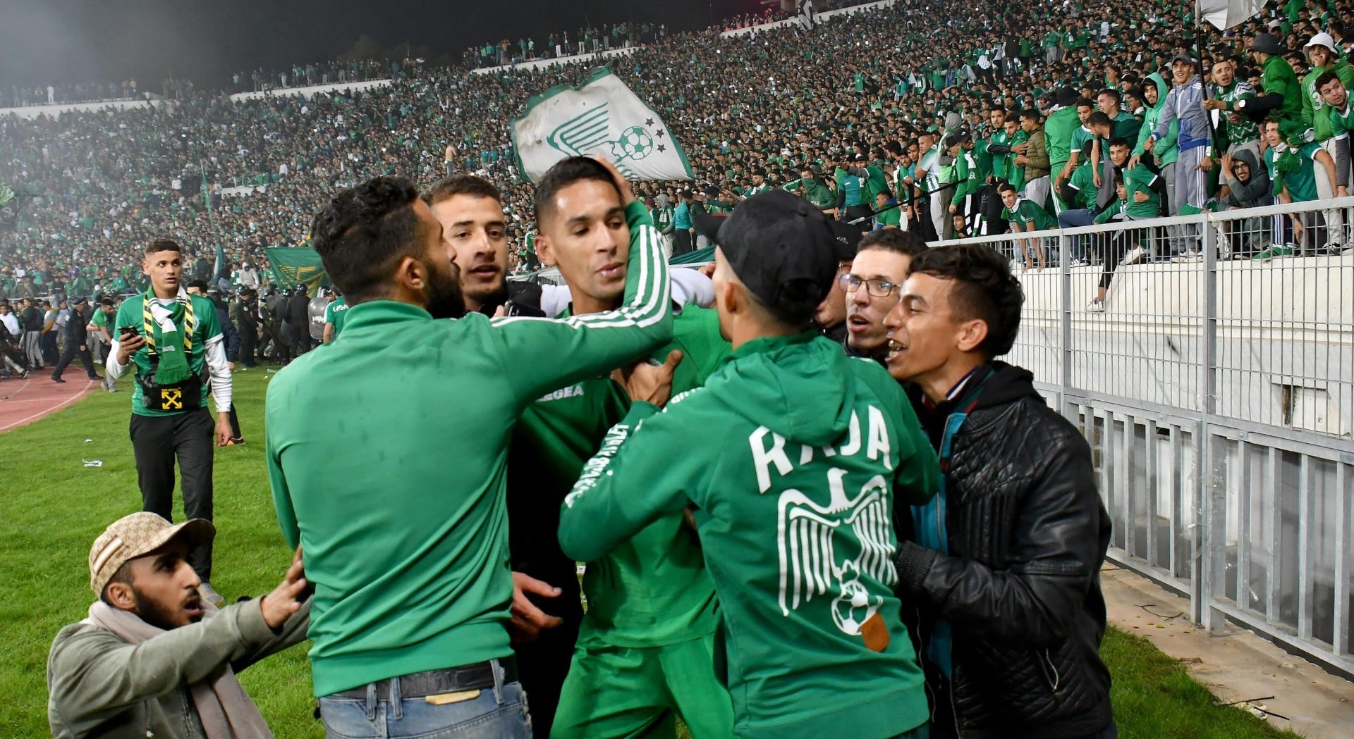 Uma classifica&ccedil;&atilde;o insana: Raja transformou um 1&times;4 em 4&times;4 para eliminar o rival Wydad na Copa dos Campe&otilde;es &Aacute;rabes