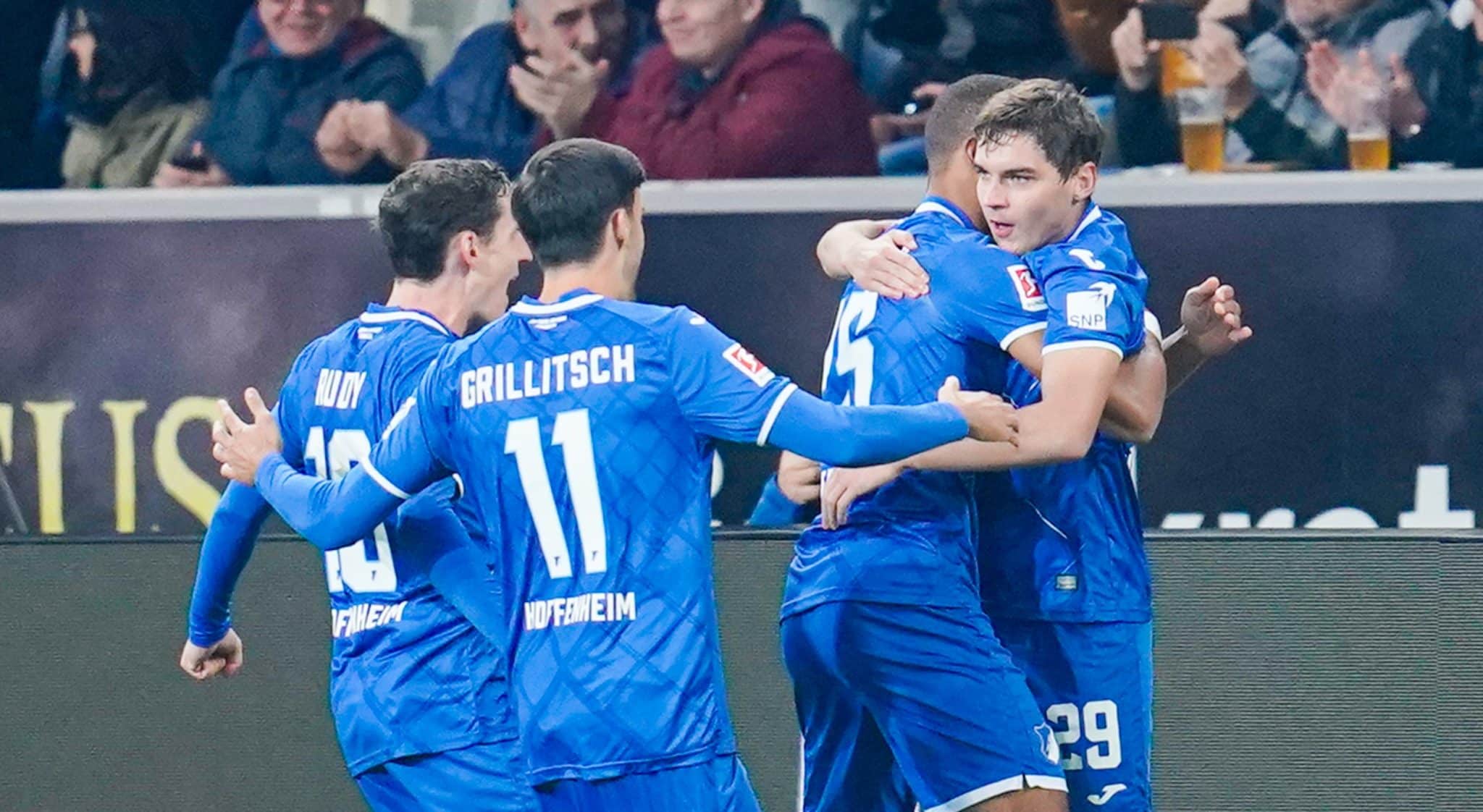 Skov cobrou uma falta com perfei&ccedil;&atilde;o para abrir a vit&oacute;ria do embalado Hoffenheim na Bundesliga