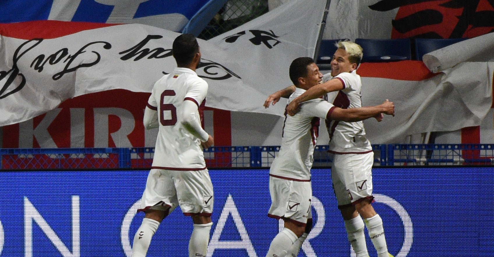 Soteldo anotou uma pintura, Rond&oacute;n fez uma tripleta e a Venezuela arrasou o Jap&atilde;o: 4 a 1