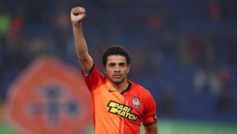 Taison foi enorme tamb&eacute;m em sua mensagem contra o racismo: &ldquo;Jamais irei me calar&rdquo;
