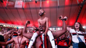 O épico do Flamengo foi o merecido prêmio da paciência e uma ode à experiência de ser rubro-negro