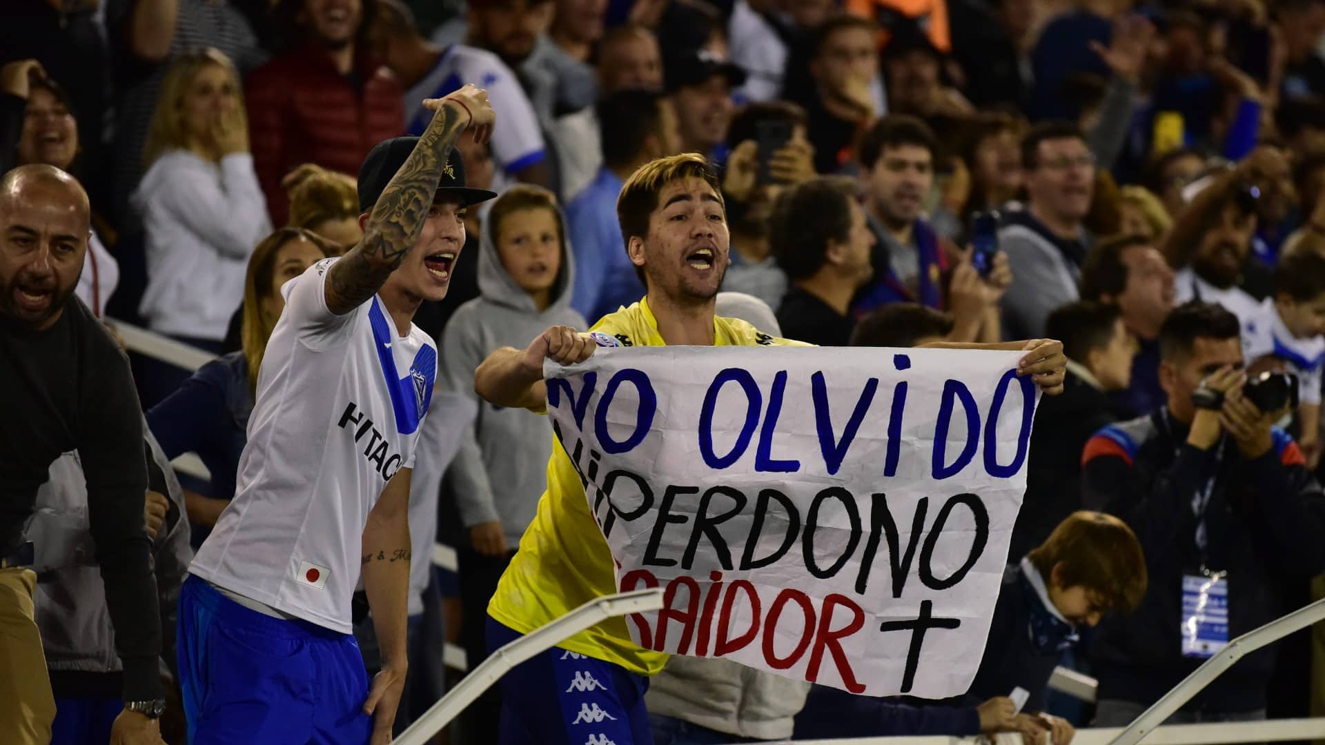 &ldquo;Traidor&rdquo;: Z&aacute;rate foi recebido com muita hostilidade pela torcida do V&eacute;lez Sarsfield