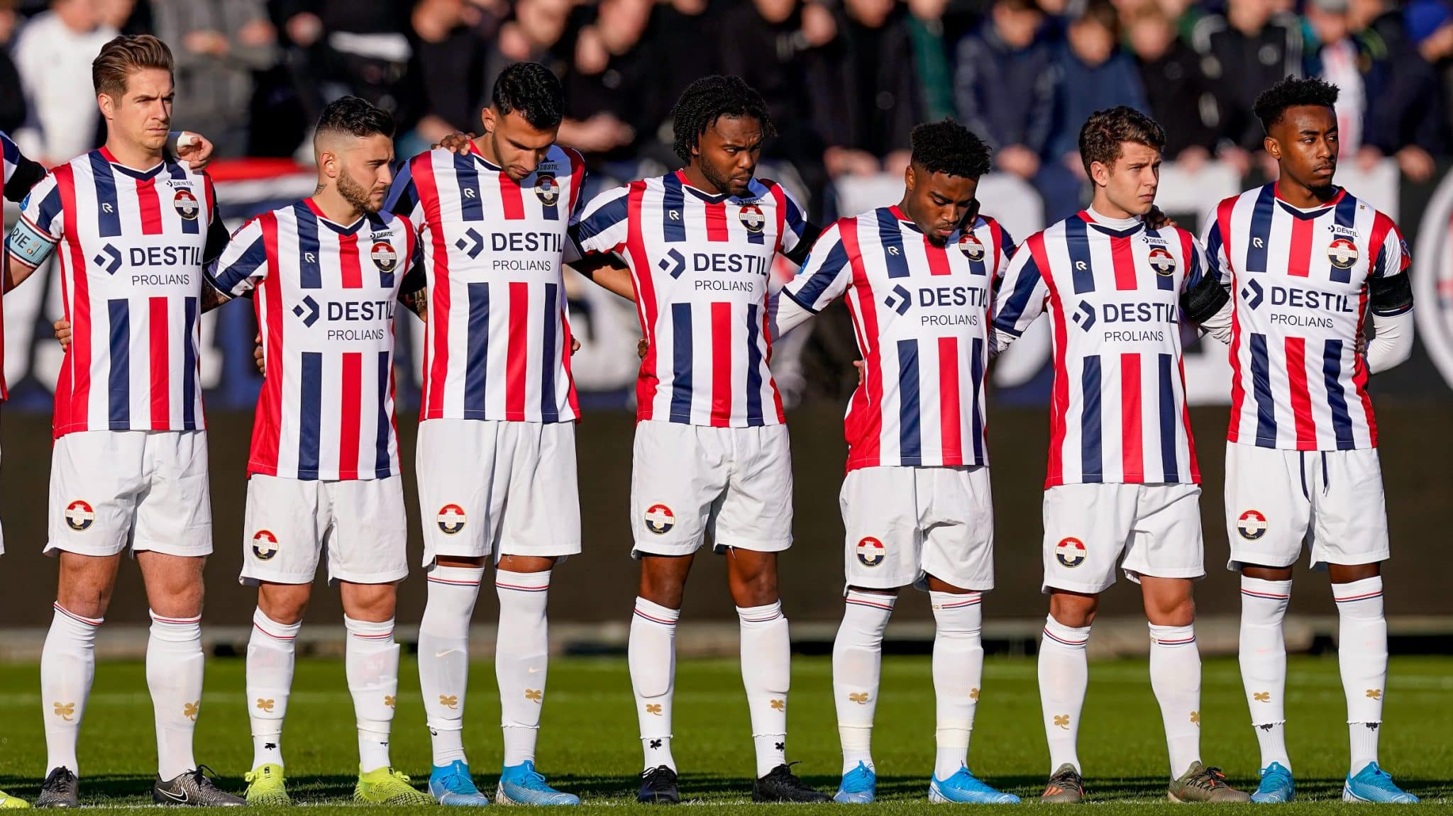 Duas primeiras divis&otilde;es dos Pa&iacute;ses Baixos ter&atilde;o seus jogadores parados por um minuto em protesto contra o racismo
