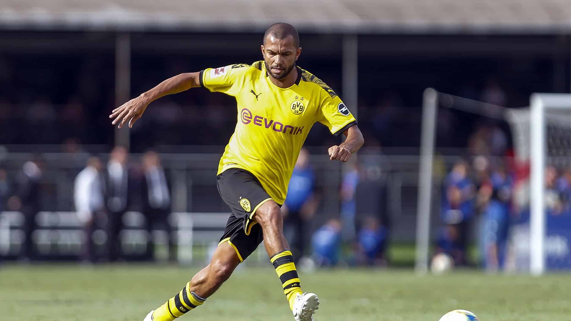 Amoroso sobre estrat&eacute;gia contra Liverpool em 2005: &ldquo;Evitar faltas perto da &aacute;rea para que Gerrard n&atilde;o cobrasse&rdquo;