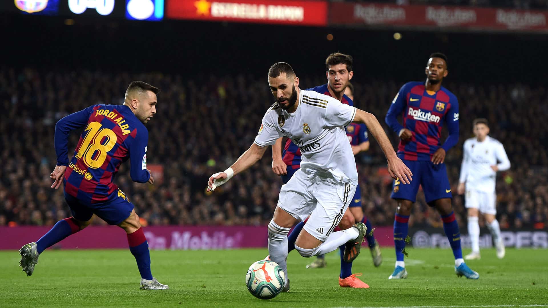 Melhor em campo, Real Madrid &eacute; quem mais lamenta empate com Bar&ccedil;a no Camp Nou