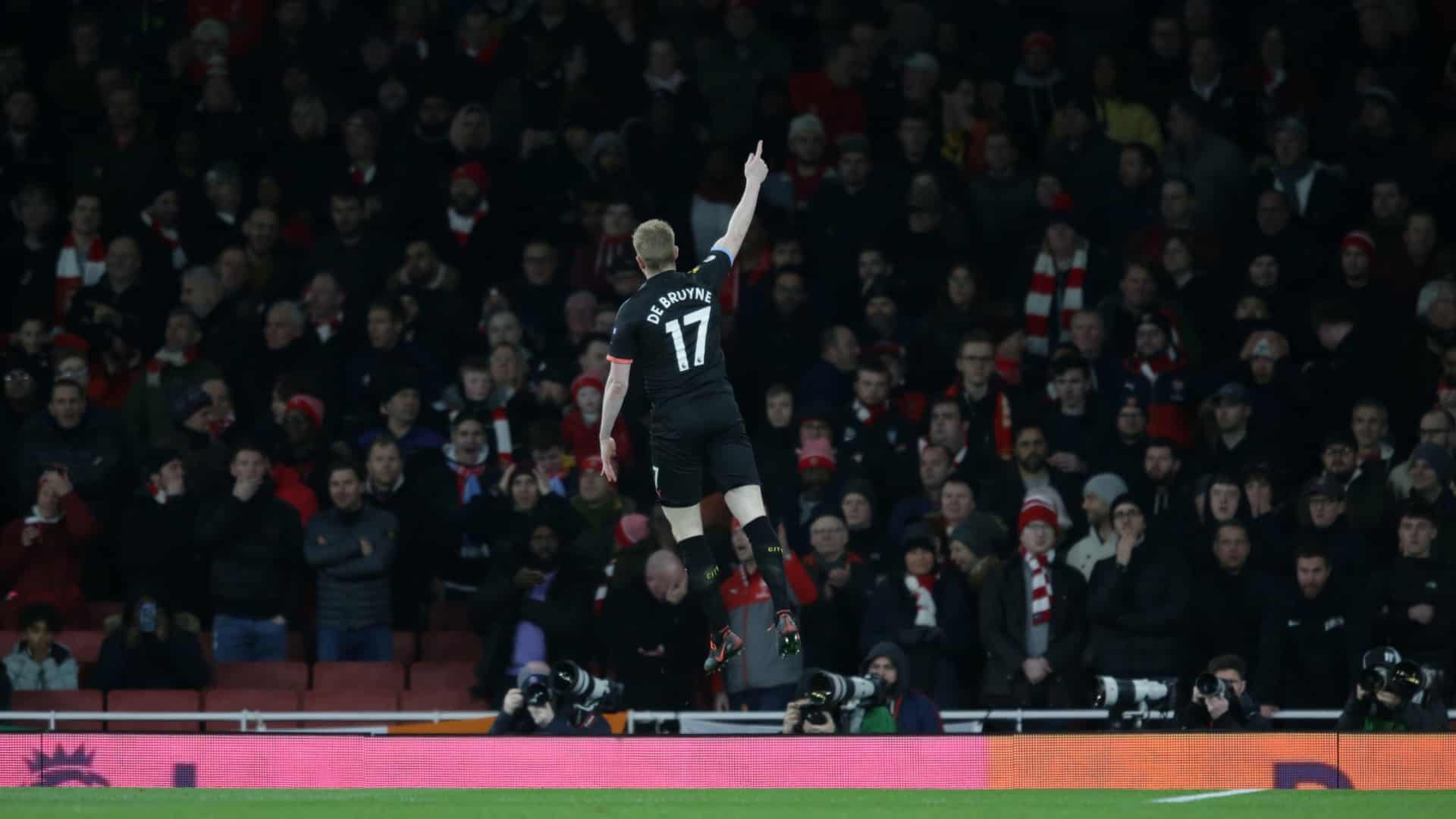 Arsenal pagou o pre&ccedil;o de dar liberdade a Kevin de Bruyne: 3 a 0 para o Manchester City