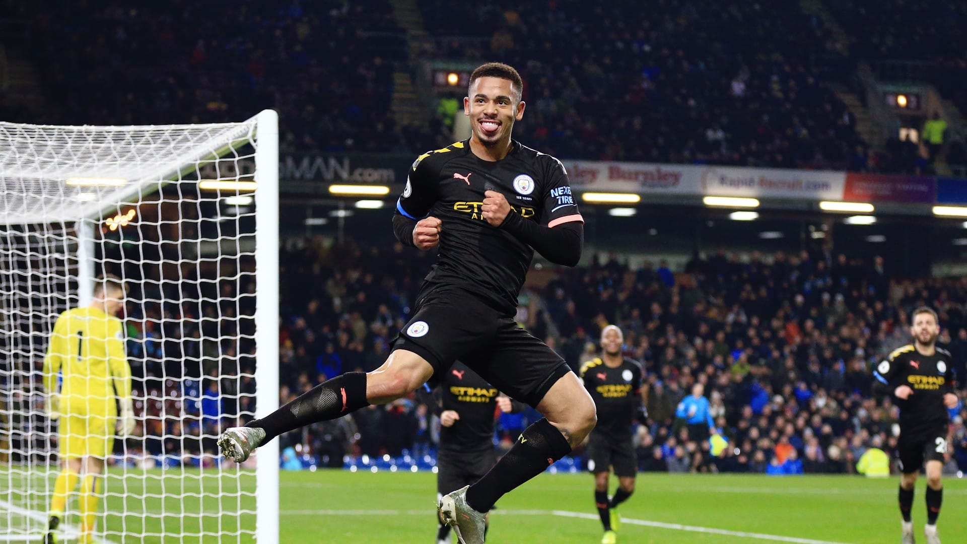 City dominou e venceu o Burnley, com direito a gola&ccedil;os de Jesus e Rodri