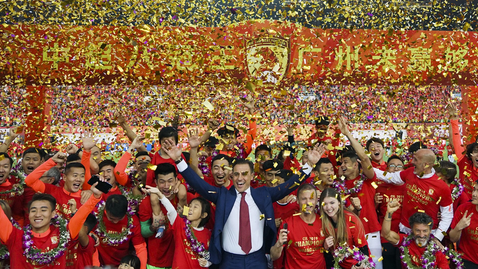 Cannavaro conquista t&iacute;tulo chin&ecirc;s pelo Guangzhou Evergrande, mas press&atilde;o sobre t&eacute;cnico segue enorme