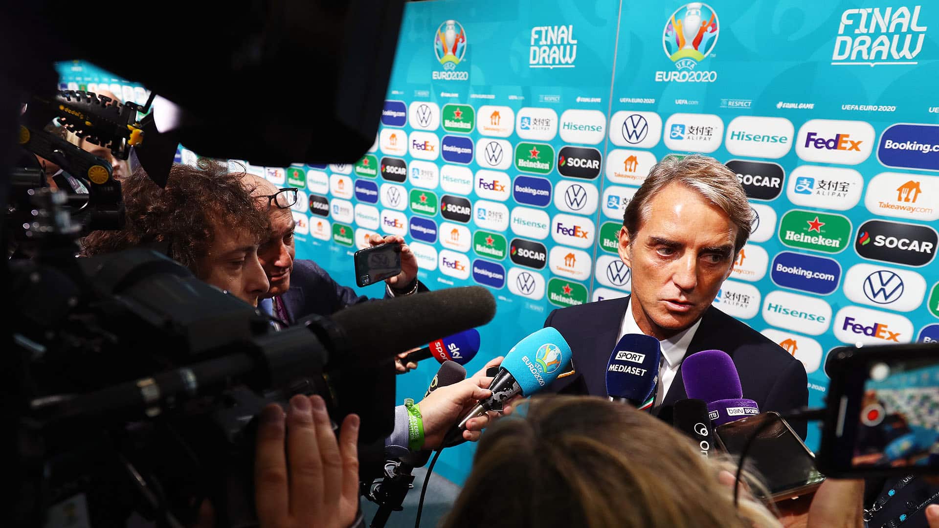 Mancini recha&ccedil;a que grupo &eacute; f&aacute;cil, mas mostra otimismo na It&aacute;lia: &ldquo;Marcamos tantos gols quanto a B&eacute;lgica&rdquo;