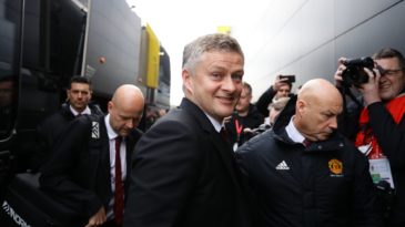 Solskjaer lamenta desempenho do Manchester United na atual temporada e projeta melhora na próxima