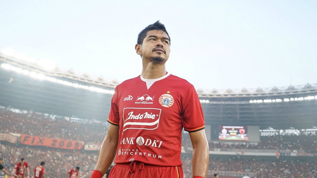 Bambang Pamungkas: &iacute;dolo nacional, seguido por milh&otilde;es e escritor fora das quatro linhas