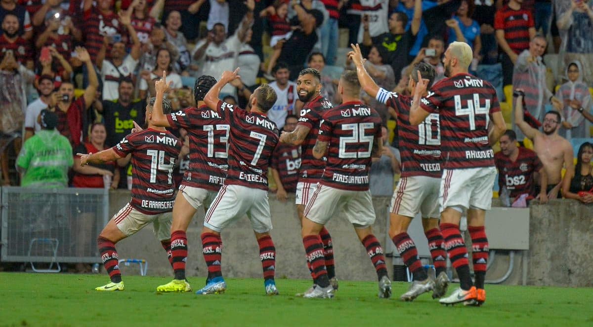 Na despedida do Maracan&atilde;, o &ldquo;bondinho&rdquo; do Flamengo fez valer a festa com uma chuva de gols