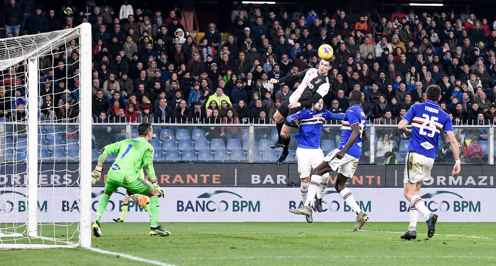 No jogo em que Buffon igualou o recorde de Maldini, Dybala e Ronaldo decidiram &agrave; Juventus