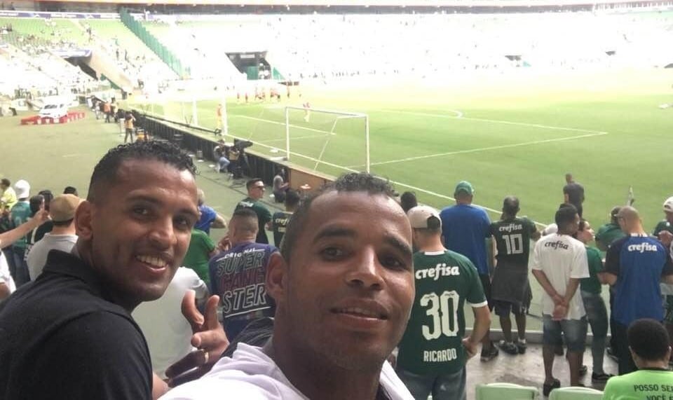 A ideia de torcida &uacute;nica se torna ainda mais desconexa quando os torcedores no est&aacute;dio realmente acreditam nela