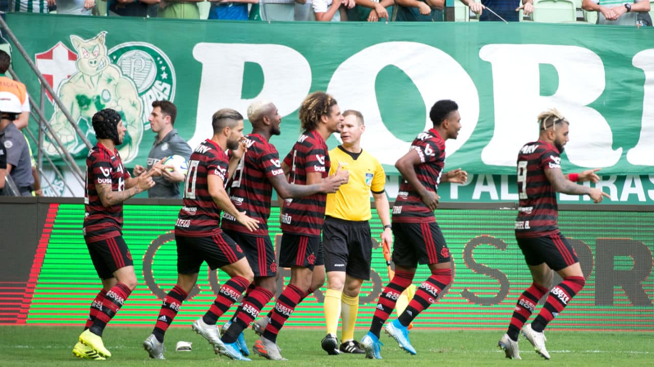 Flamengo n&atilde;o tinha nada em jogo, mas passou por cima do Palmeiras em sua prepara&ccedil;&atilde;o para o Mundial