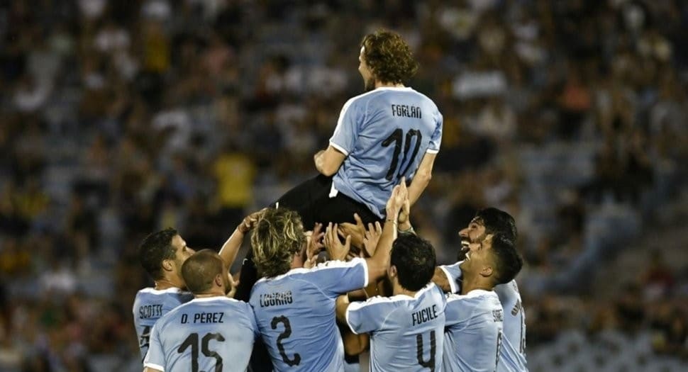 Forl&aacute;n ganhou uma grande festa no Centenario em sua despedida como jogador de futebol
