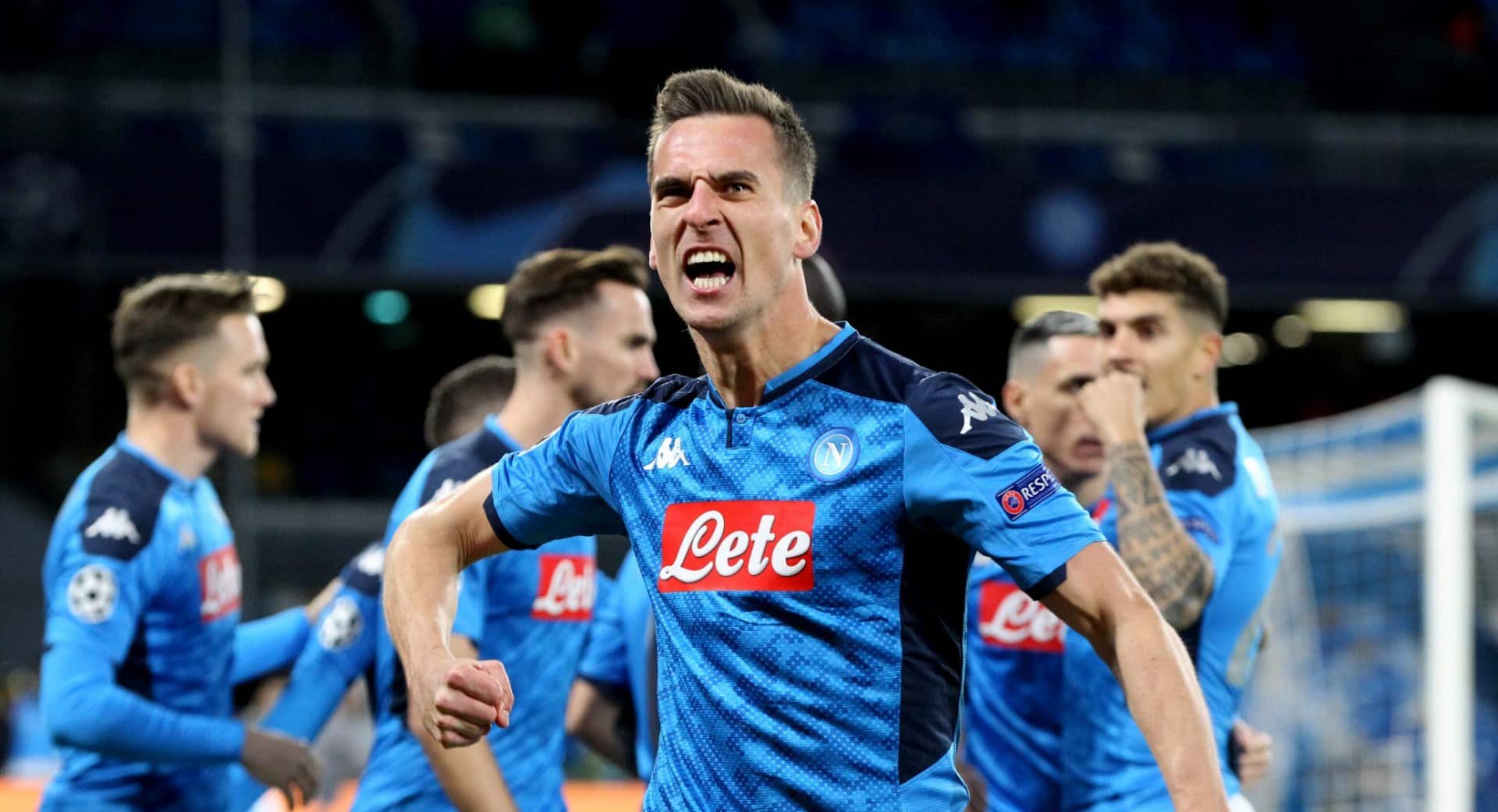 Diante da infelicidade do goleiro mais jovem da hist&oacute;ria da Champions, o Napoli n&atilde;o reclamou da sorte para se classificar
