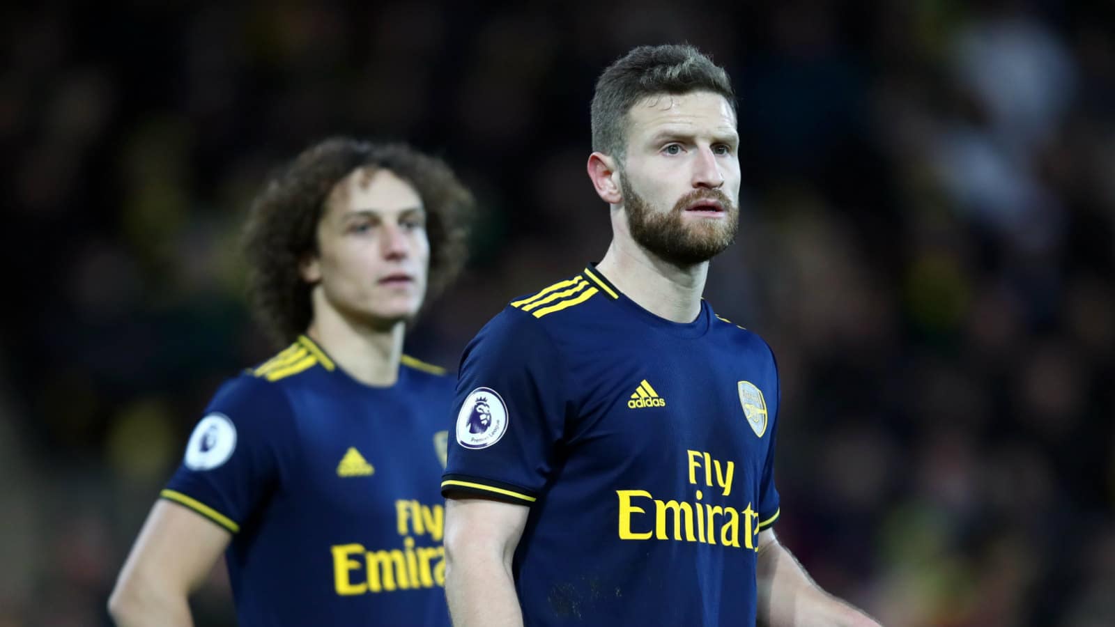 Arsenal mostrou os problemas defensivos de sempre na estreia de Ljungberg e deve empate a Leno