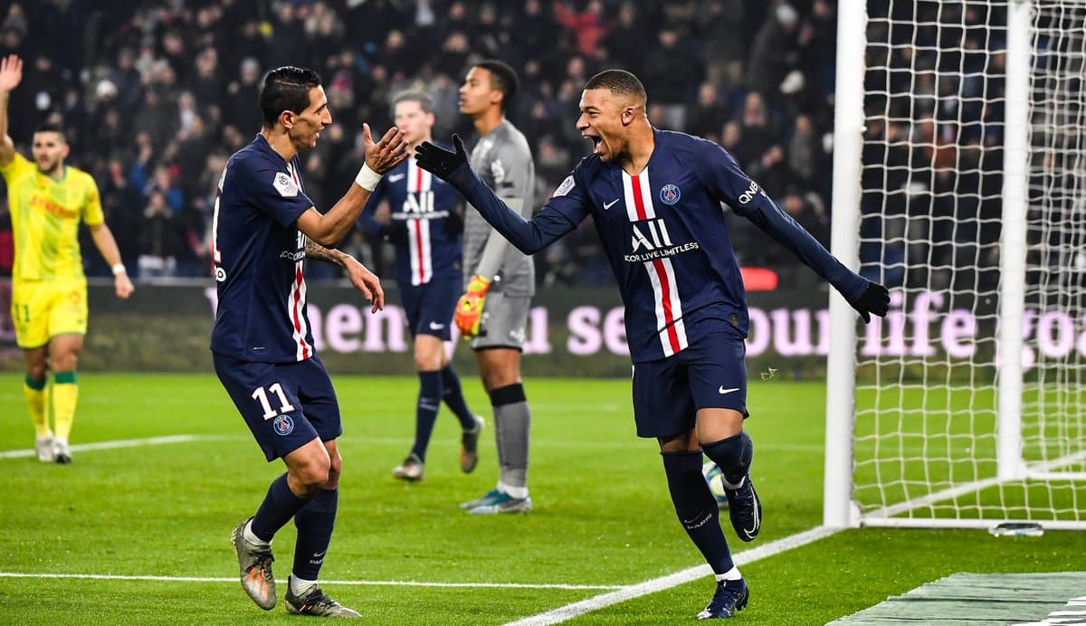 Passe de trivela, conclus&atilde;o de letra: Di Mar&iacute;a e Mbapp&eacute; se combinaram para um gol que foi pura classe