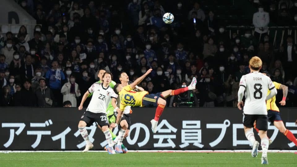 Golaço de bicicleta de Borré deu a vitória à Colômbia em amistoso com o Japão