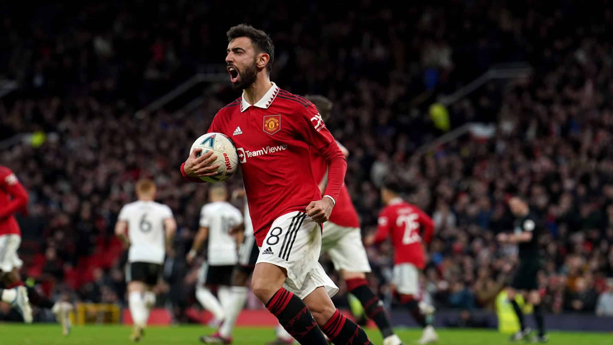 Manchester United consegue a virada sobre o Fulham depois de expuls&atilde;o de dois jogadores e avan&ccedil;a &agrave; semifinal