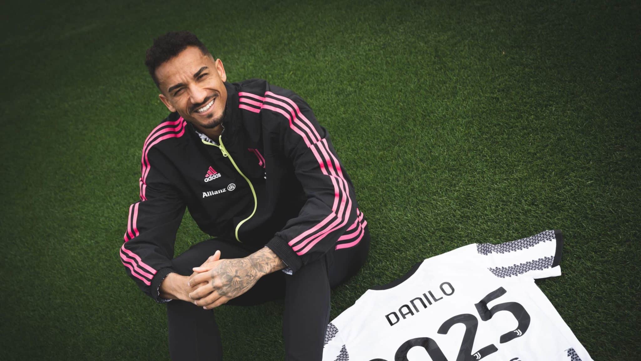 &ldquo;Alma, guerreiro, l&iacute;der&rdquo;: Defensor completo, Danilo se torna fundamental e renova com a Juventus at&eacute; 2025